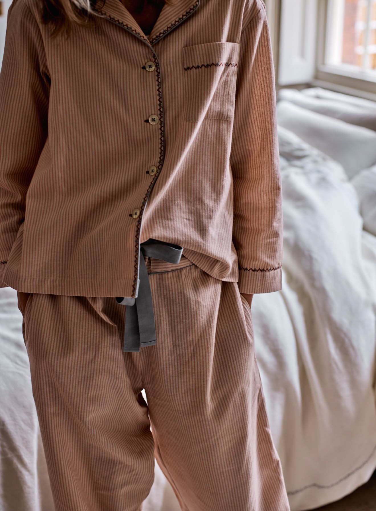Pijamale brodate, foarte mari